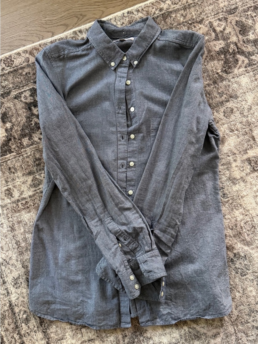 GAP Men's Dark Gray Button-Down Long Sleeve Shirt
